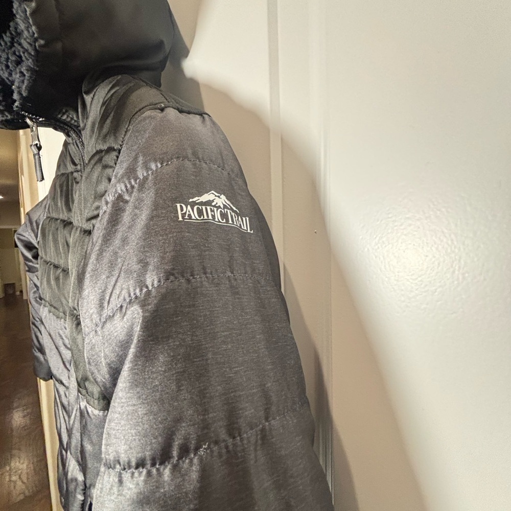 Pacific Trail Charcoal Hooded‎ Jacket size 6/7 boys